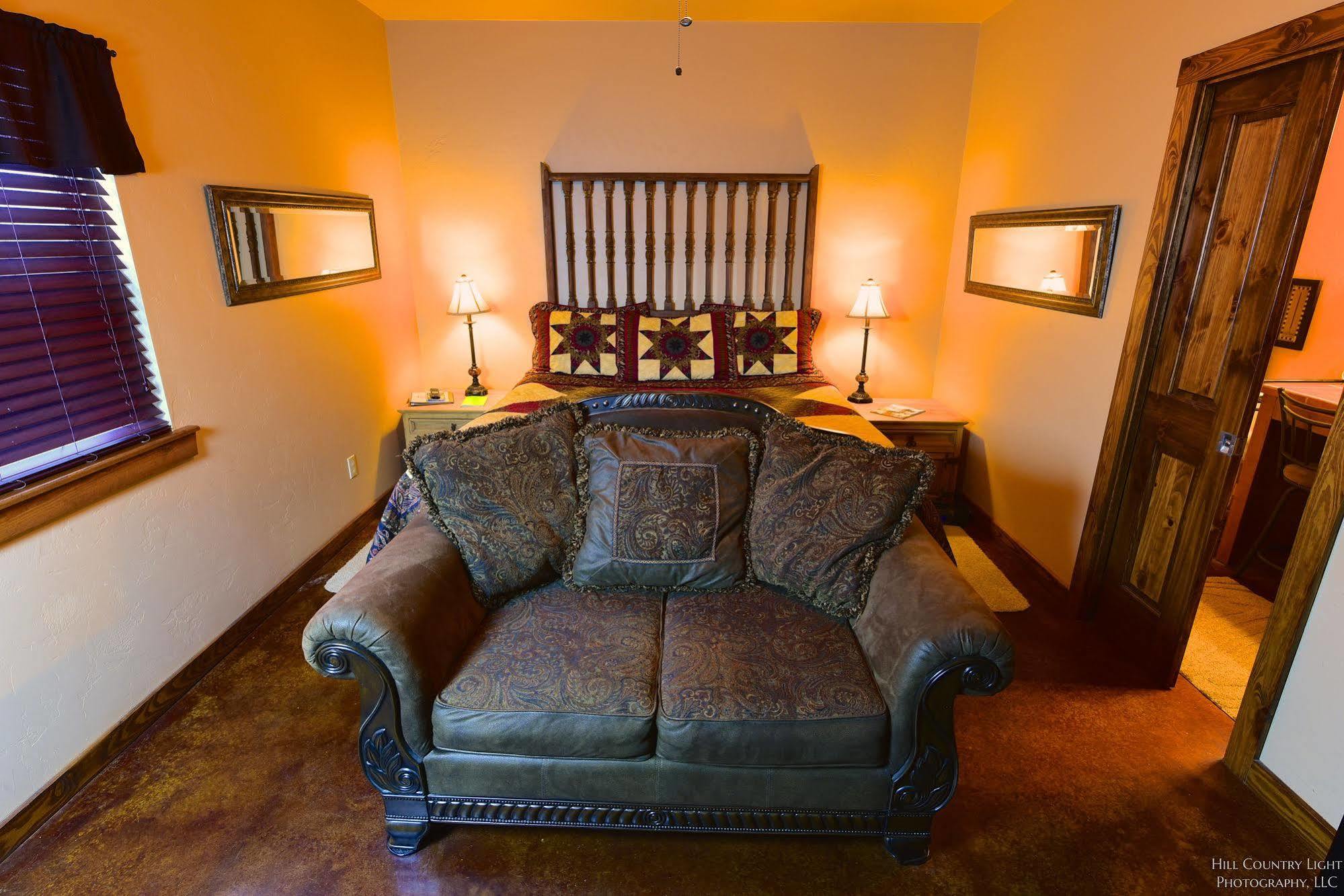 Lazy T Bed And Breakfast Fredericksburg Buitenkant foto